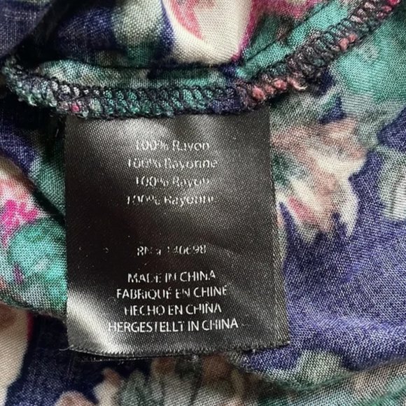 Tavik Floral Button Up Vacation Shirt - Medium - Picture 7 of 12